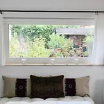 Le Chemin Du Village Bed & Breakfast Croth