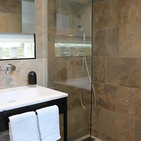 Le Chemin Du Village 3* Croth