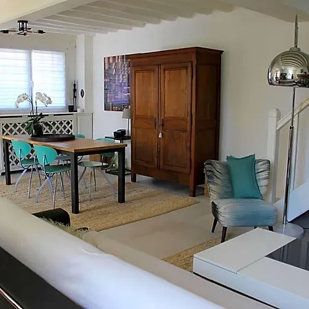 Le Chemin Du Village Bed & Breakfast 3*