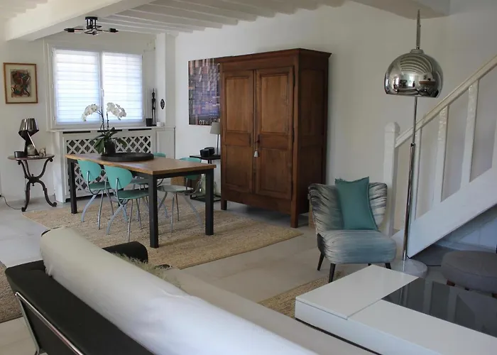 Le Chemin Du Village Croth