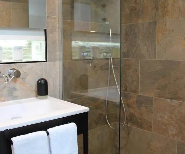 Le Chemin Du Village 3* Croth